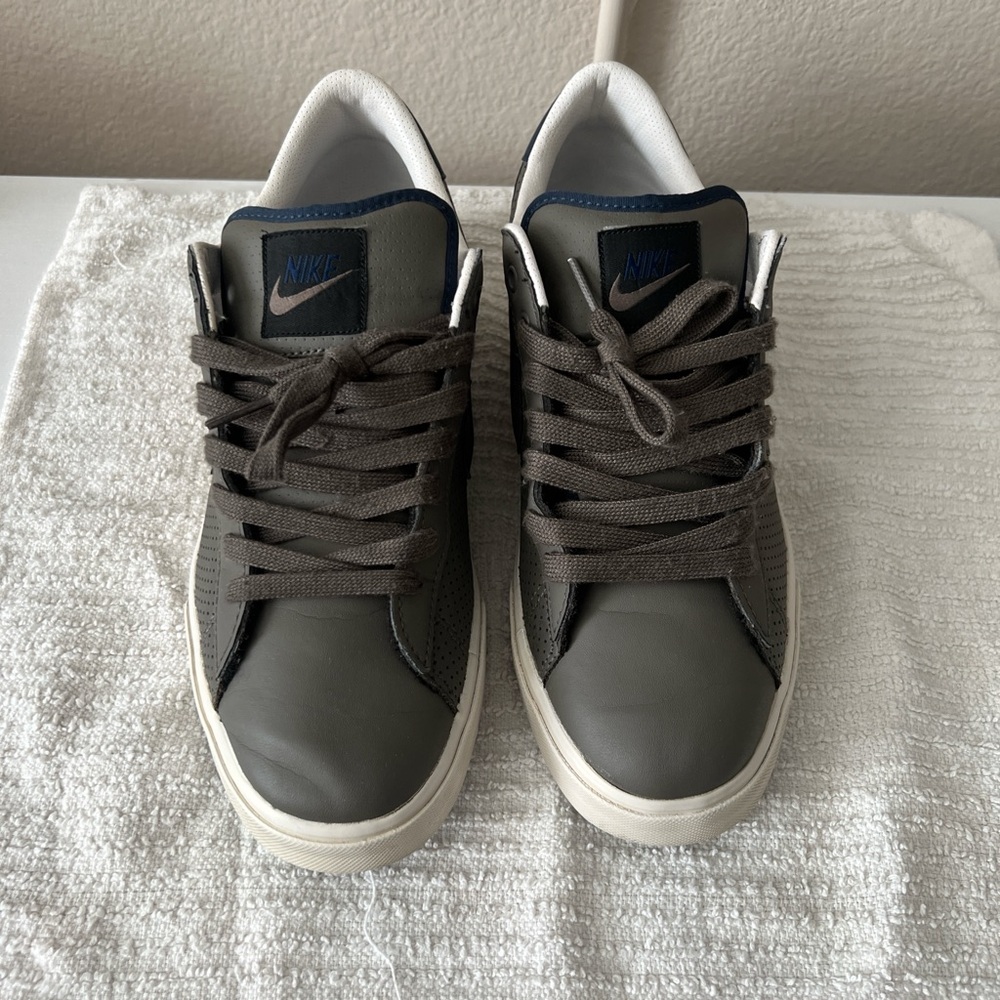 Nike Men's Dark Gray and White Sneakers - Picture 4 of 4